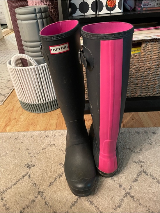 Hunter Shoes - Hunter Original Stripe pink stripe boots women’s US 9/UK 7 Limited Edition
